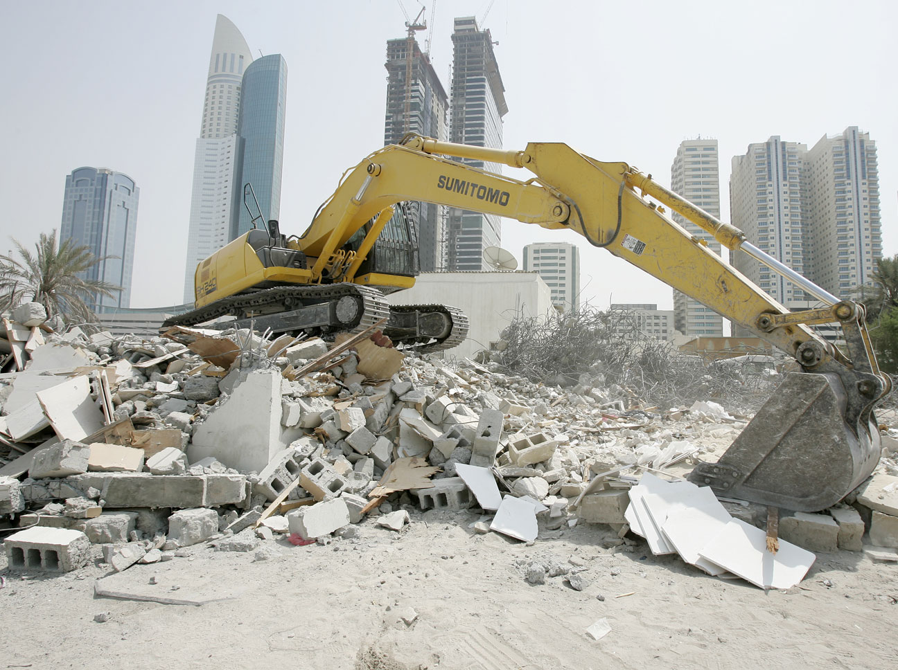 demolished-buildings-recycle-rubble-in-sacramento-gr-trucking